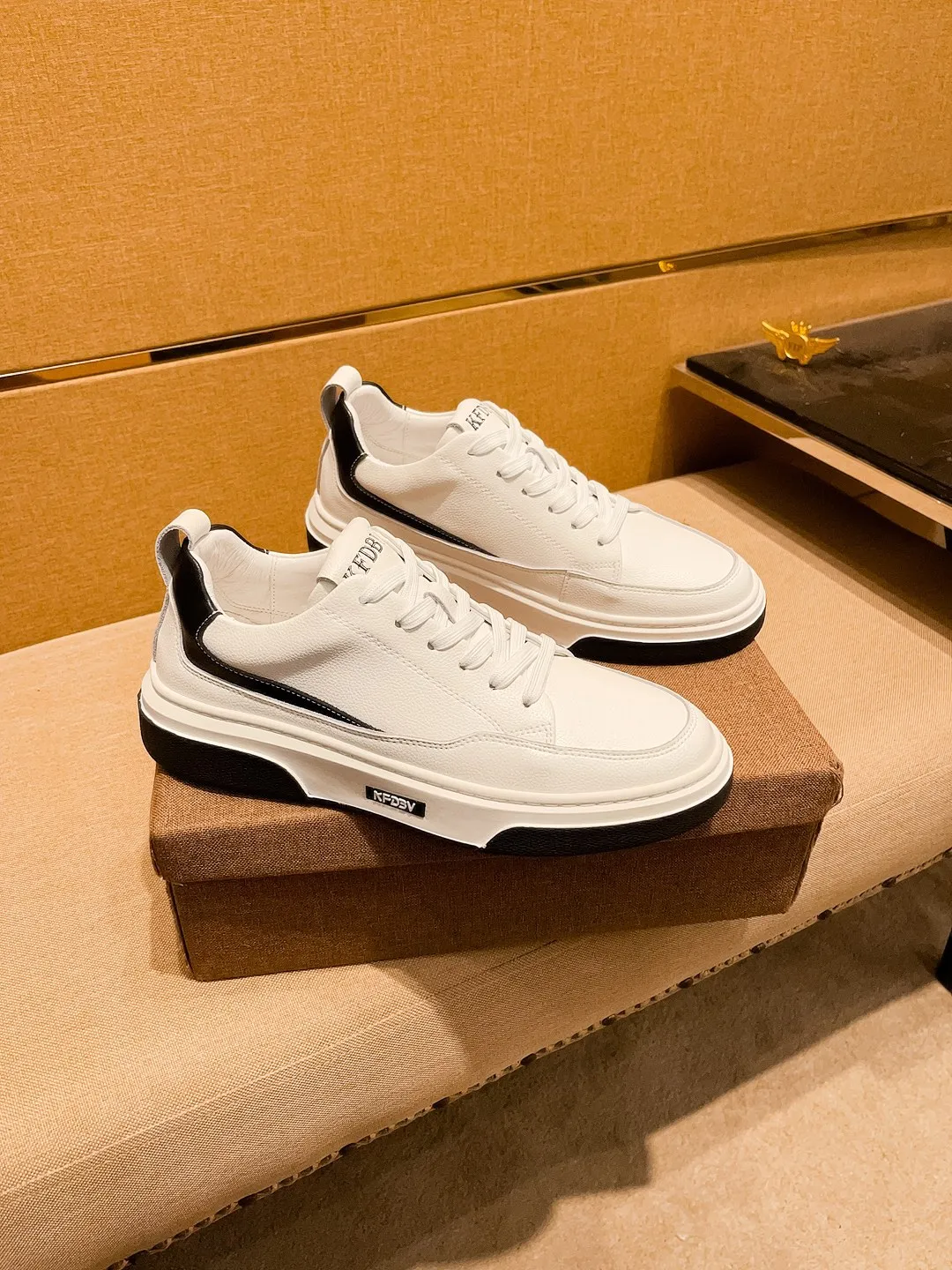 Men's shoes 💰 420💰【BV】🔥 High-end men's shoes brand official website 1:1 latest masterpiece: the upper is made of Italian imported first-layer cowhide with a comfortable and breathable lining➕original non-slip and wear-resistant outsole🔥, making walking more convenient and comfortable! An exclusive new model, a stunning work, a beautiful 1:1 replica [color] compared to the official quality! Create a fashionable personality to set off your uniqueness! A must-have for trendy men! Classic🔥Size: 38-44 Color: 🔥Multiple colors available🔥.